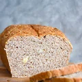 Pełnoziarnisty chleb pszenno-żytni z orzechami włoskimi - Be Fit Be Strong