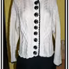 Kremowo-czarny cardigan.  Czar przeróbek?