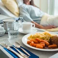 Szpitalne posiłki znów pod kreską! W 2026 roku mniej pieniędzy na jedzenie dla pacjentów
