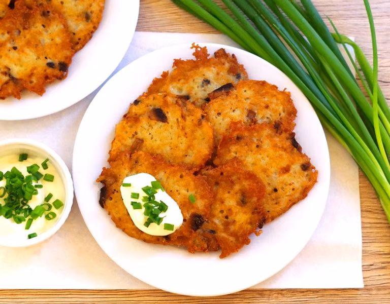 Placki ziemniaczane z pieczarkami i parmezanem