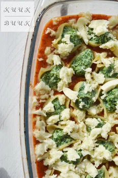 Muszle makaronowe ze szpinakiem