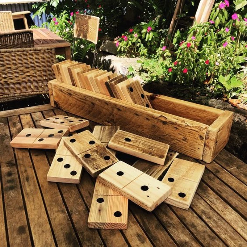 Domino w dużym rozmiarze