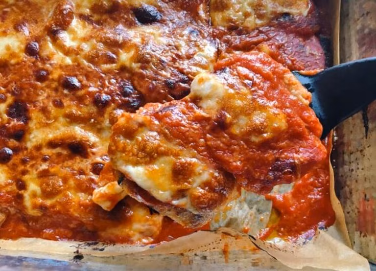 NIEDZIELNY OBIAD: KOTLETY PARMIGIANA, CZYLI SCHABOWY POD PIERZYNKĄ