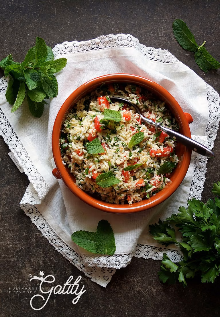 Sałatka z kalafiora, czyli udawane tabbouleh (dieta dr Dąbrowskiej)