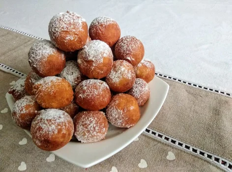 Przepis na mini pączki serowe