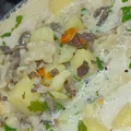 Zupa z tartej pieczarki z ziemniakami i makaronem