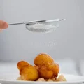 Mini pączki na karmelizowanej gruszce
