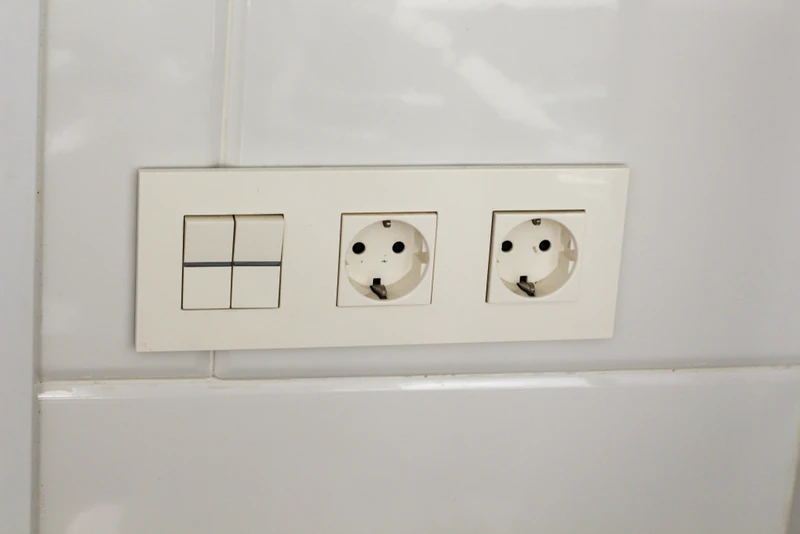 Mieszkanie na kredyt i gniazdko elektryczne w łazience? Musisz to wiedzieć!