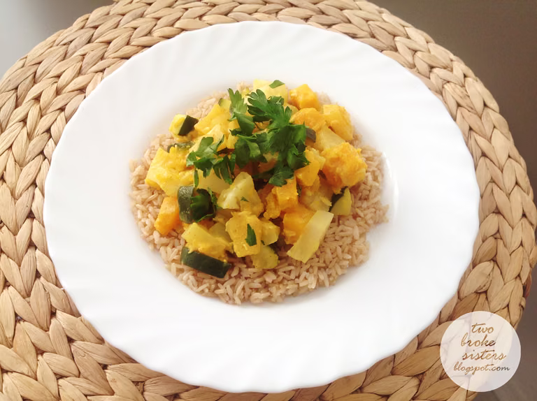Słodkie curry z dynią i ananasem