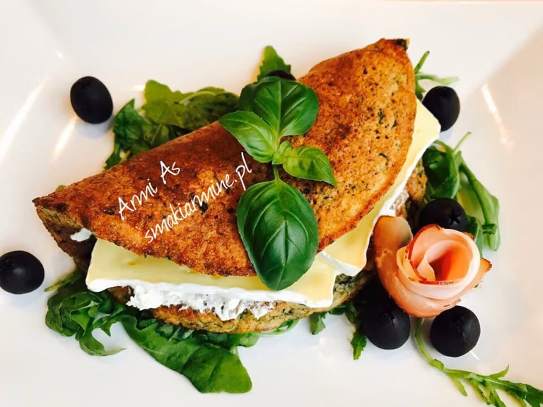 Omlet bazyliowo- pietruszkowy z musztardą miodową