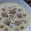Zupa serowa z porem i pulpetami