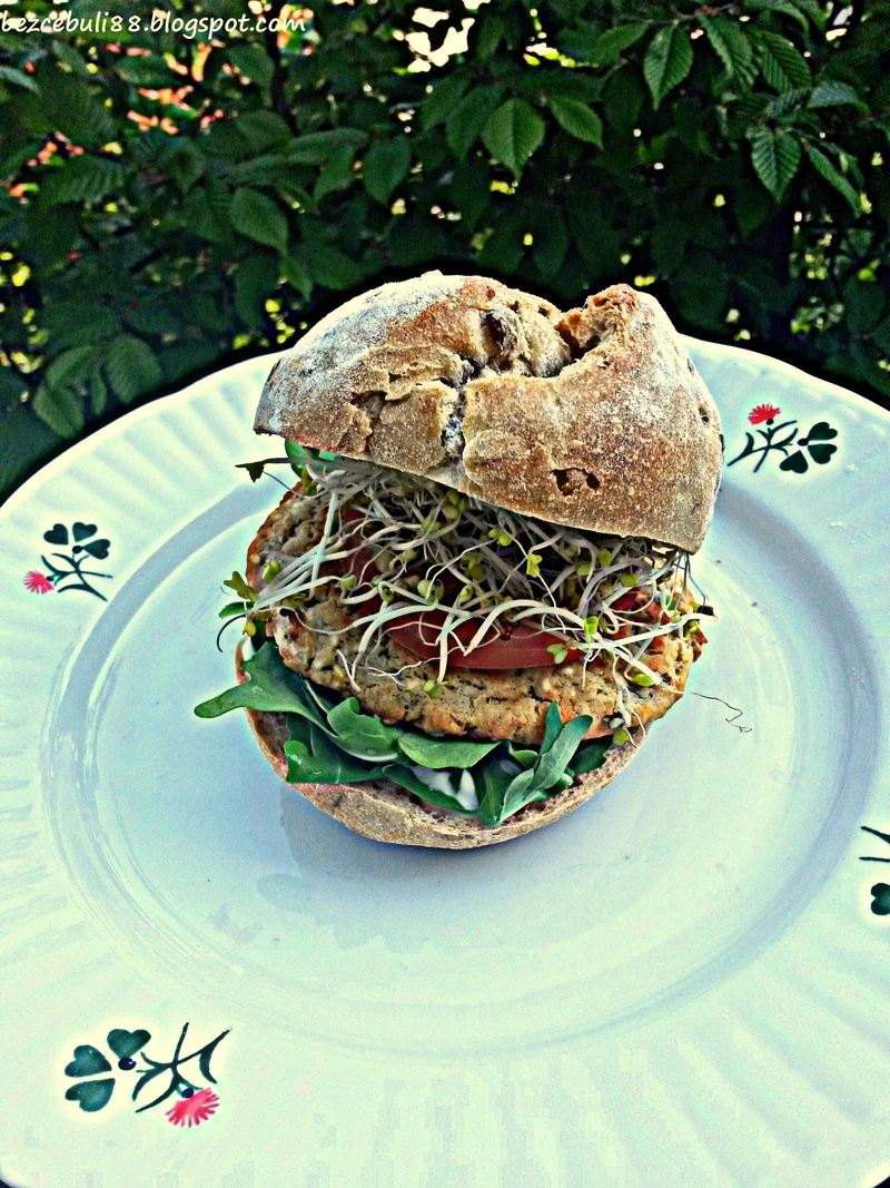Burger z białej fasoli