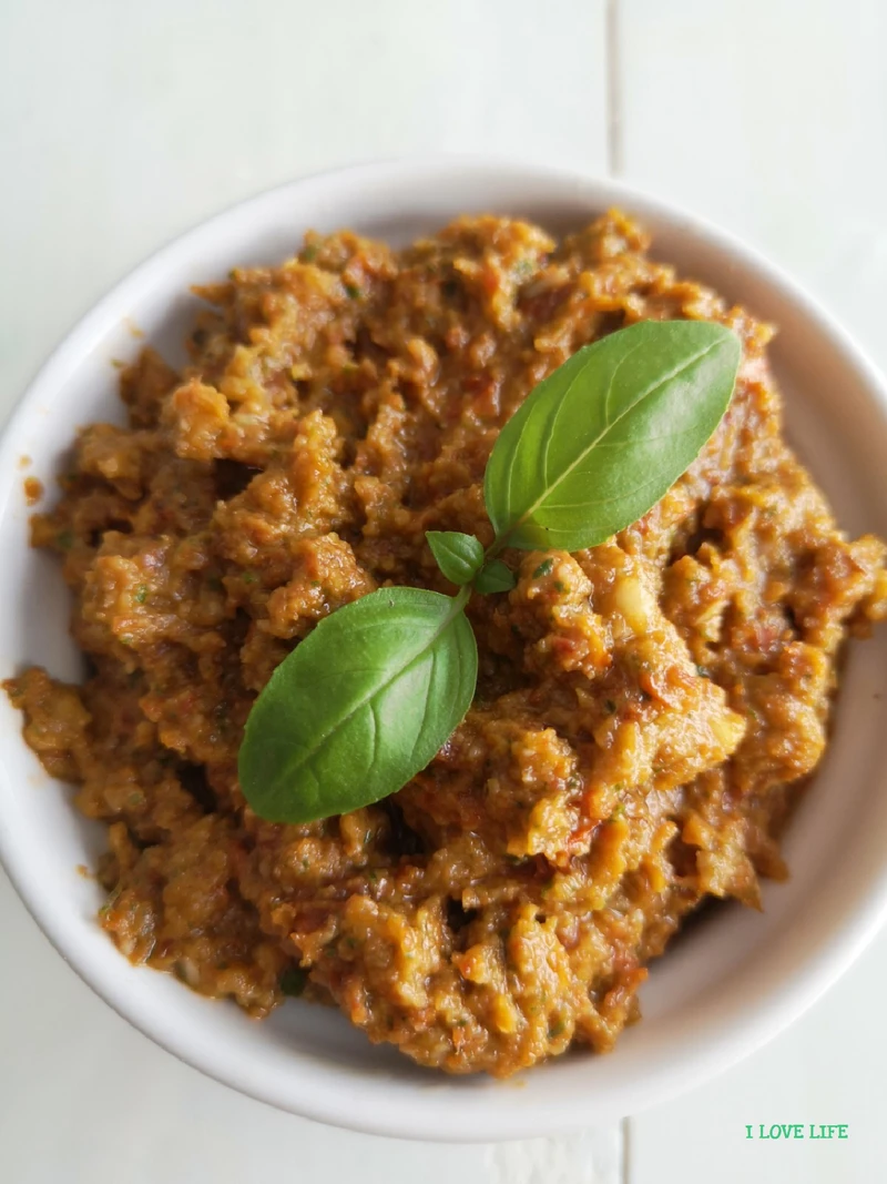Czerwone pesto