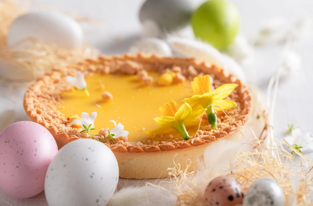 Mazurek cytrynowy z limoncello – lekki i orzeźwiający deser na Wielkanoc!