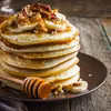 Pancakes z bananami i miodem