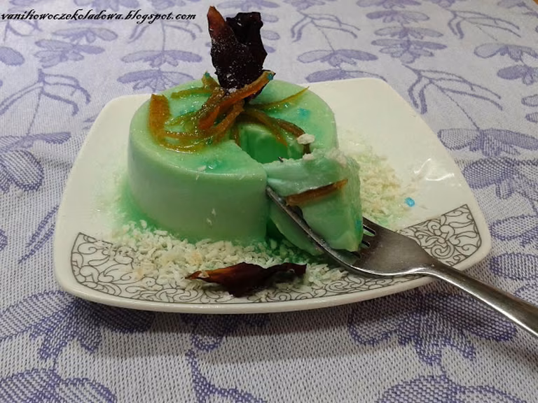 Panna cotta pomarańczowa z likierem blue curacao