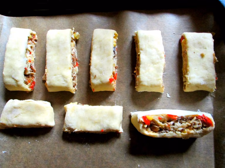 Zwinięta pizza- paszteciki z nadzieniem pizza