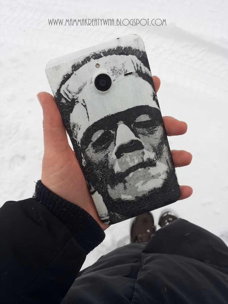 DIY- własnoręczne ozdabianie telefonu