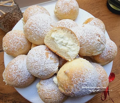 Bułeczki mleczne z kremem śmietankowym