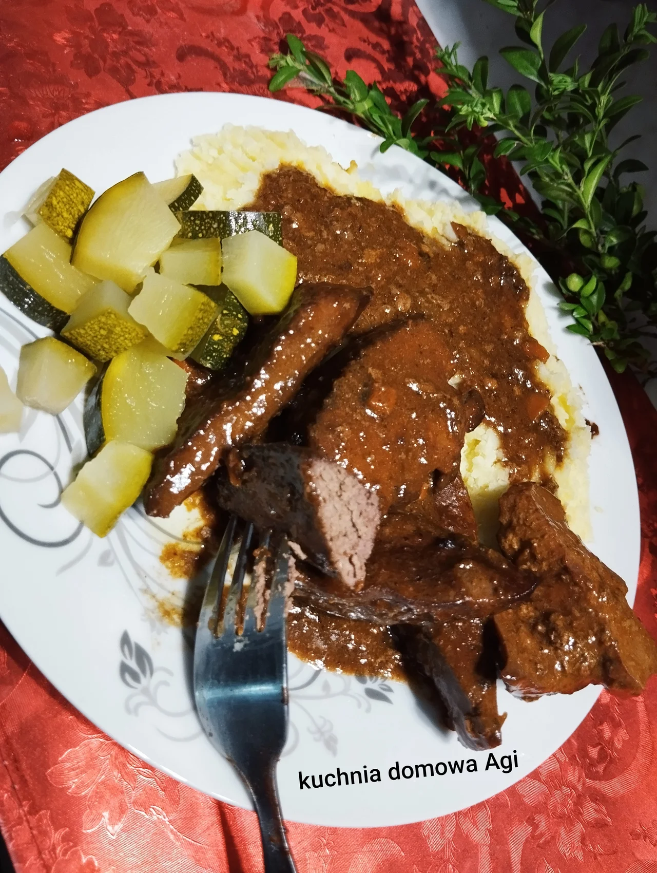 Wątroba wieprzowa w sosie własnym