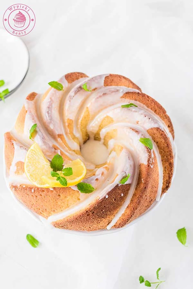 Babka jogurtowo-cytrynowa