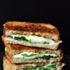 Tosty z salami i pesto