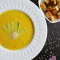 Zupa dyniowa z naleśnikiem