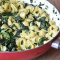 Tortellini w sosie szpinakowym – szybki obiad!