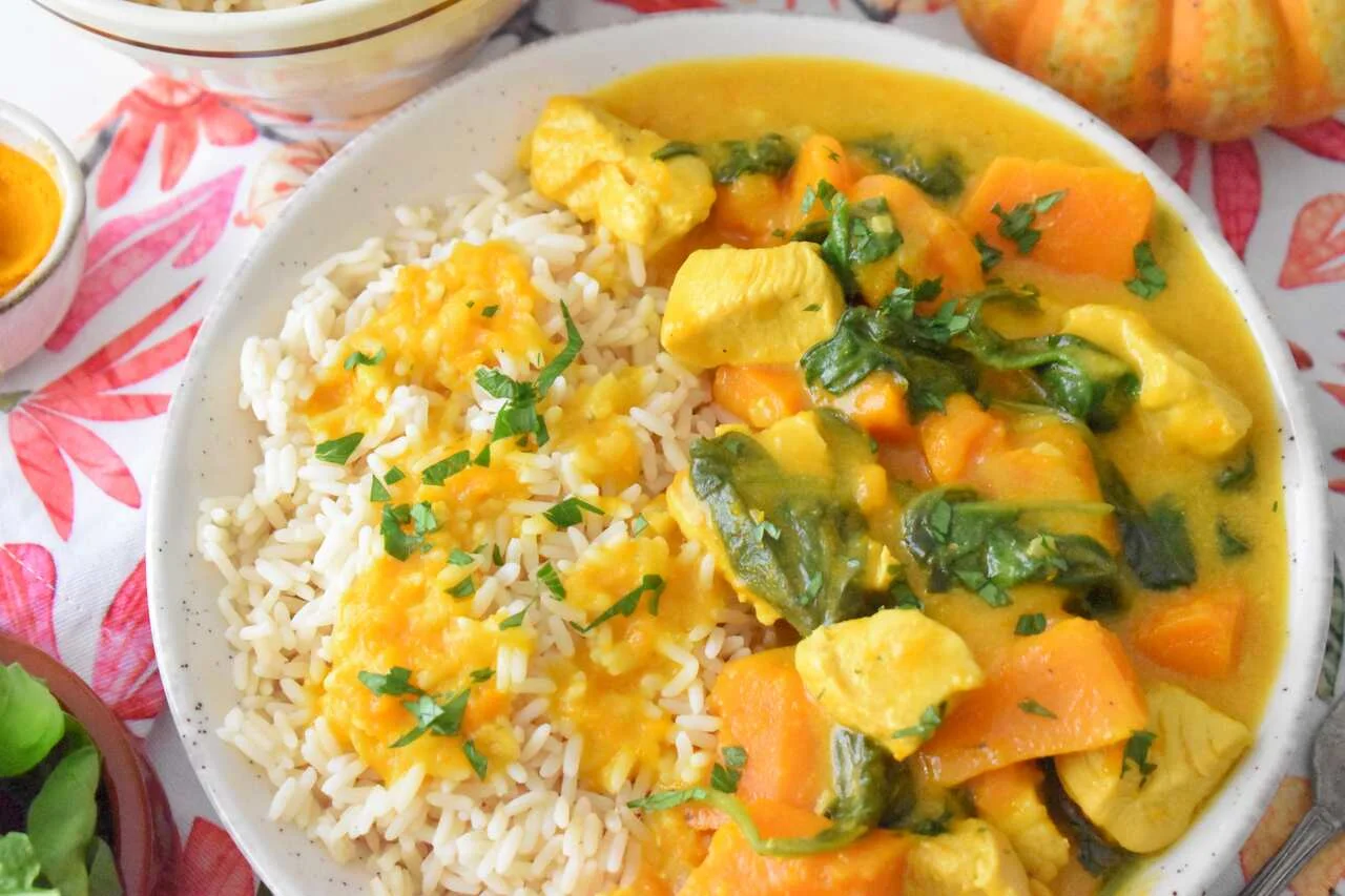 Kurczak curry z dynią i szpinakiem
