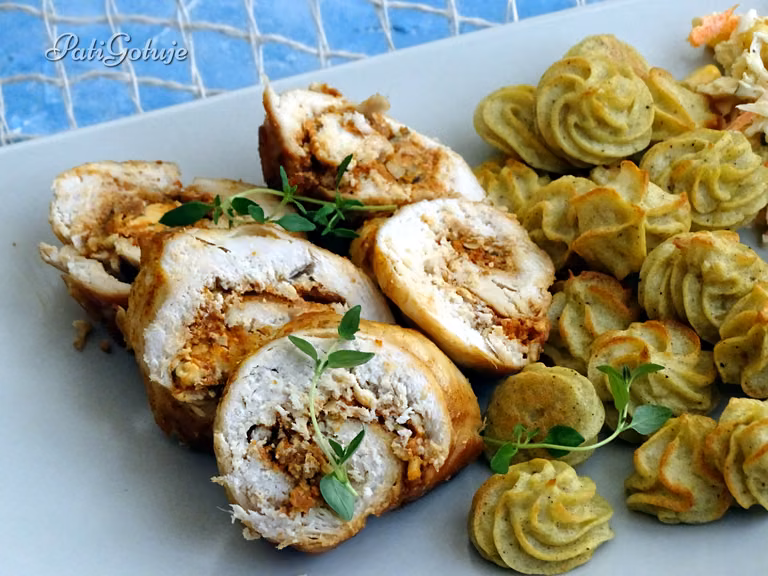 Roladki drobiowe z czerwonym pesto