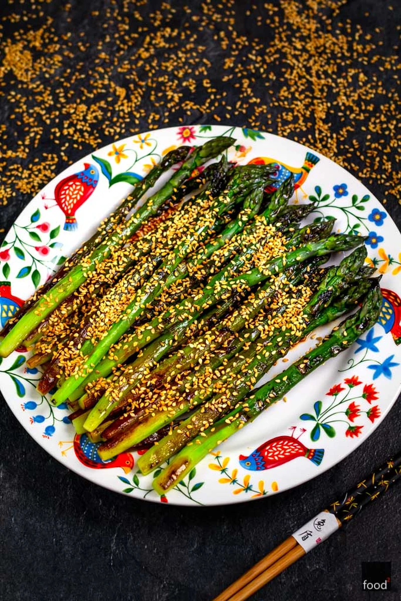 Szparagi w sosie teriyaki