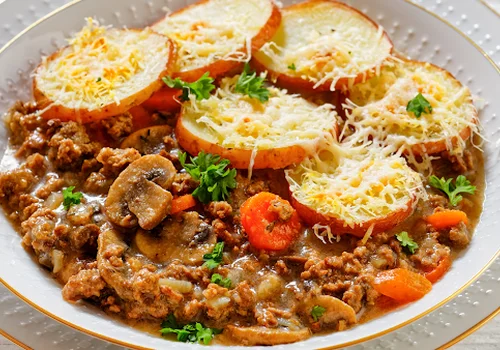 Gulasz mięsny z ziemniakami w nowej odsłonie! Idealny na szybki i pyszny obiad w chłodniejsze dni!