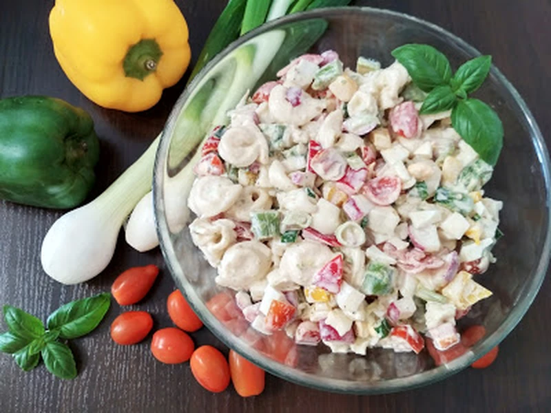 Sałatka z tortellini i szparagami