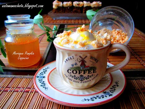 Meringue Pumpkin Cappuccino - Kawa z Bezami i Syropem Dyniowym