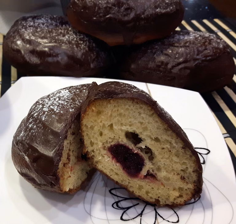 PĄCZKI Z MARMOLADĄ RÓŻANĄ