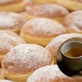 Zjesz pączka? Popij TYM napojem, a spalisz tłuszcz szybciej!