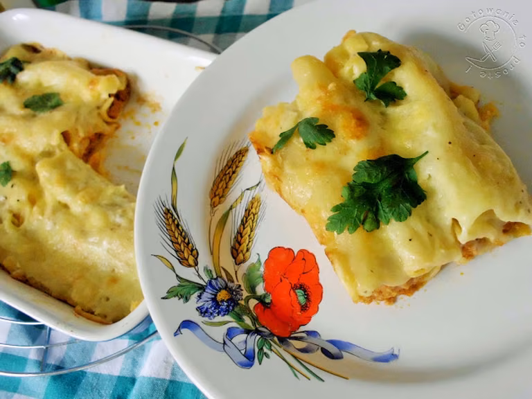 Cannelloni Z Mięsem Mielonym I Beszamelem