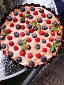 TARTA Z BUDYNIEM I MUSEM CZEKOLADOWYM