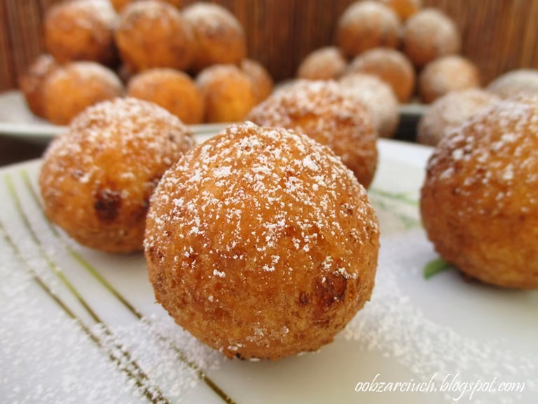 Mini pączki serowe