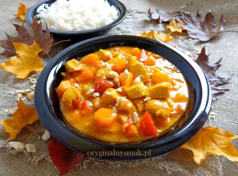 Curry z kurczakiem, dynią i papryką