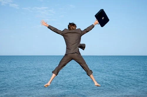 Z 26 dni urlopu można zrobić aż 62 dni wolnych! Ci pracownicy mogą zyskać 2 miesiące wakacji w 2026 roku