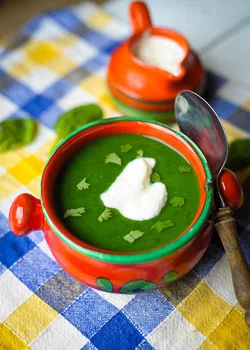 Zupa szalenie zielona, bo szpinakowa
