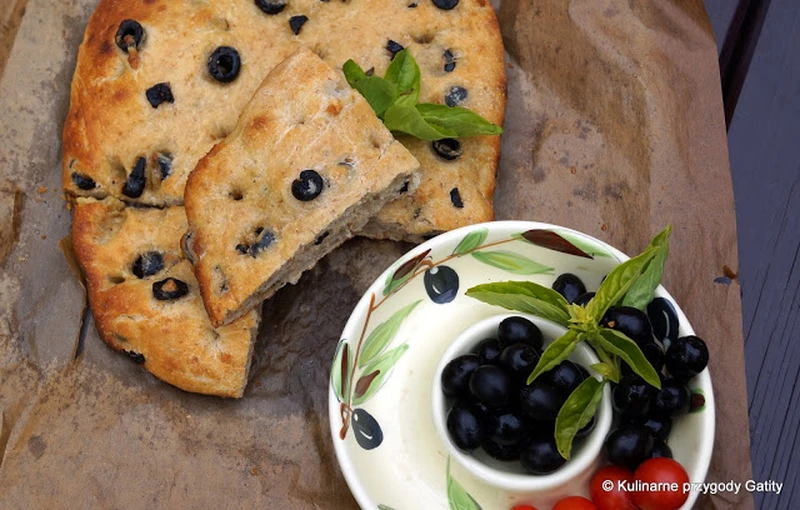 Focaccia z oliwkami