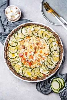 Bezglutenowa tarta z cukinią i fetą