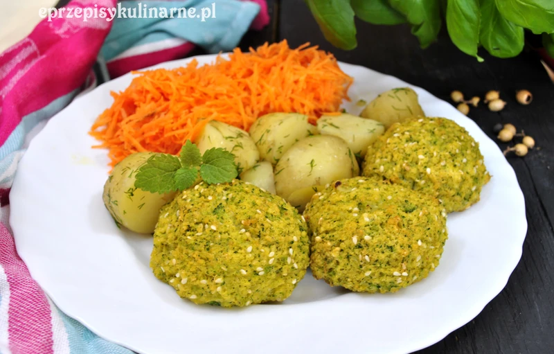 DIETETYCZNE KOTLETY Z KASZY JAGLANEJ I BROKUŁA (82 KCAL)