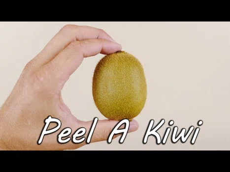 Jak sprytnie obrać kiwi lub mango