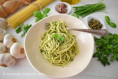 Makaron z salsą verde