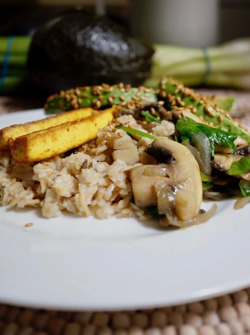 Owsianka z Pieczarkami, Awokado  i Tofu