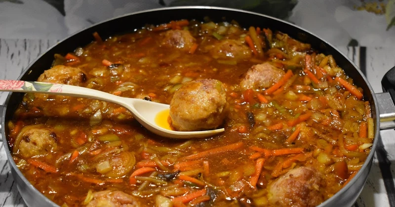 Pulpeciki z chińskimi warzywami