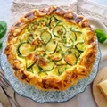 Tarta z cukinią, groszkiem i fetą